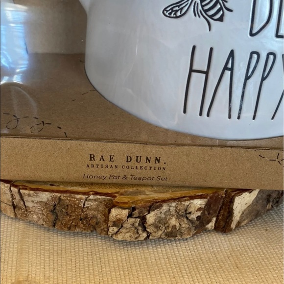Rae Dunn Queen Bee - Picture 4 of 4
